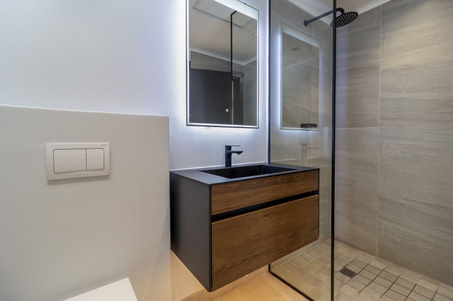 To Let 1 Bedroom Property for Rent in Green Point Western Cape